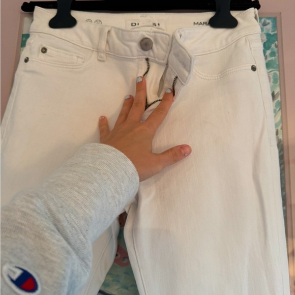 DL1961 MARA straight jeans with white embroidery - Picture 4 of 7